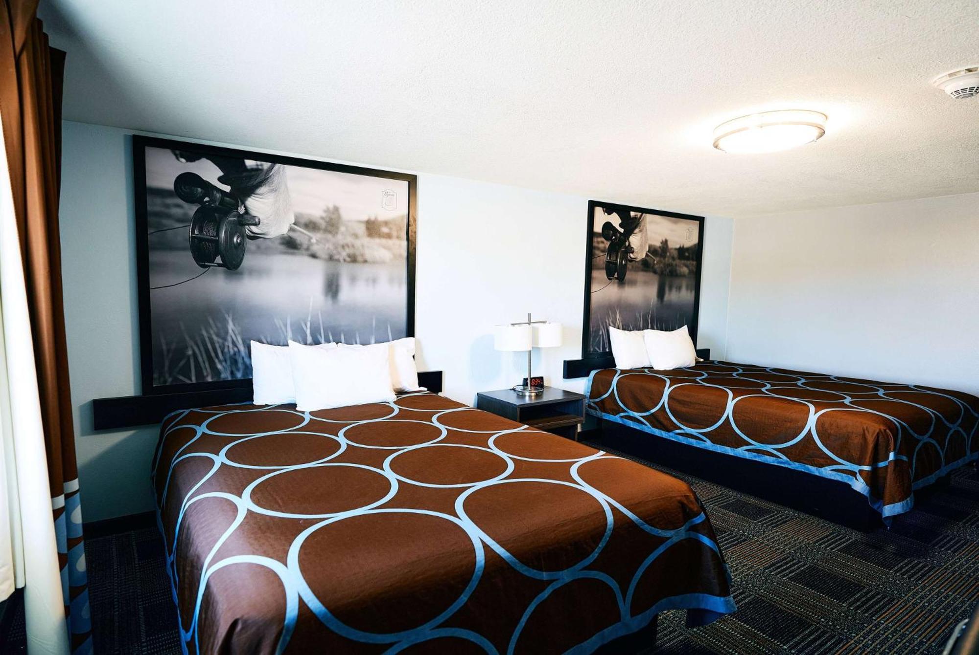 Super 8 By Wyndham Pueblo Hotell Exteriör bild